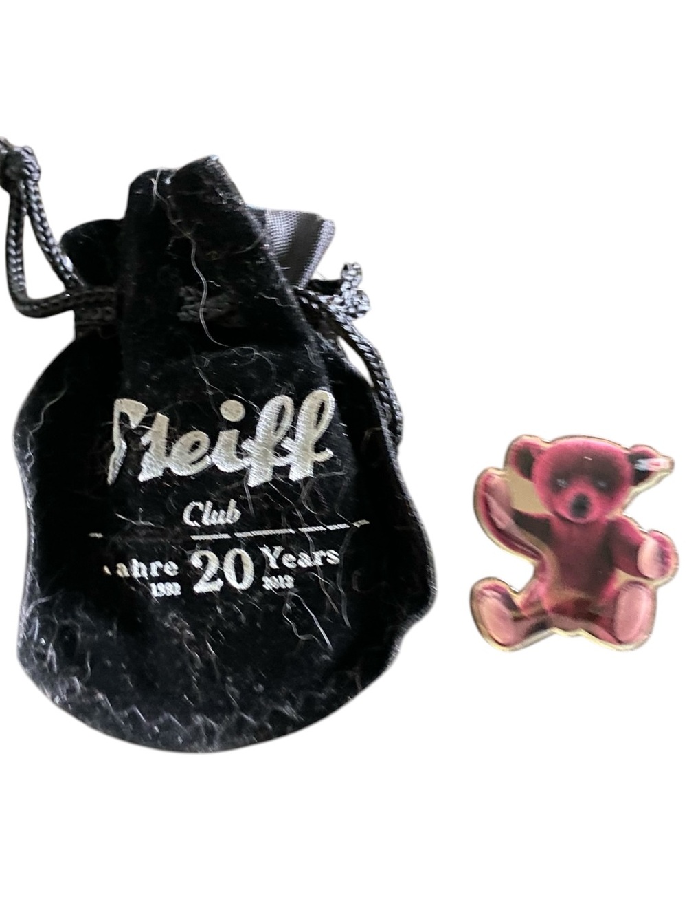 Steiff Club 20 Years Pin With Bag 2012